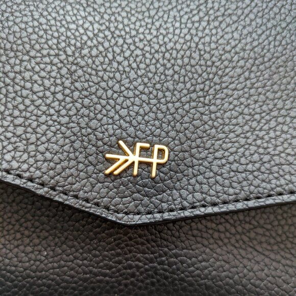 Freshly picked park pack crossbody black leather bag - Picture 4 of 10